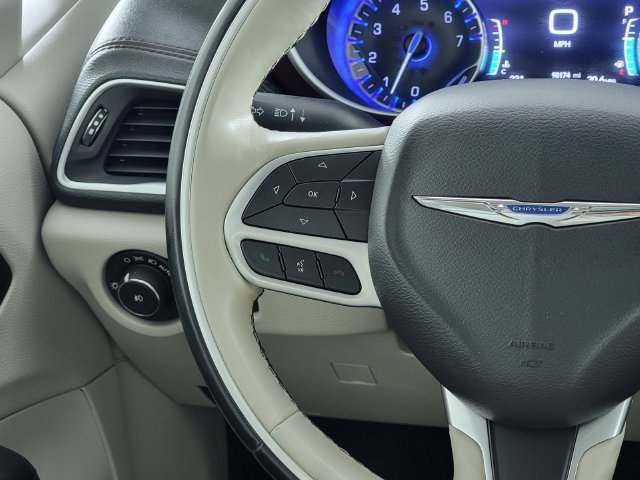 Used 2020 Chrysler Pacifica Limited FWD image 26