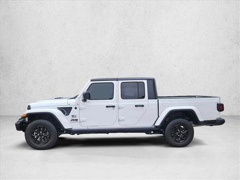 Used 2023 Jeep Gladiator Sport image 8