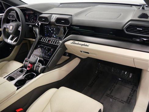 Used 2022 Lamborghini Urus AWD/4WD image 14