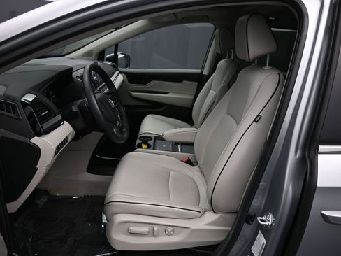 Certified 2025 Honda Odyssey Touring image 19