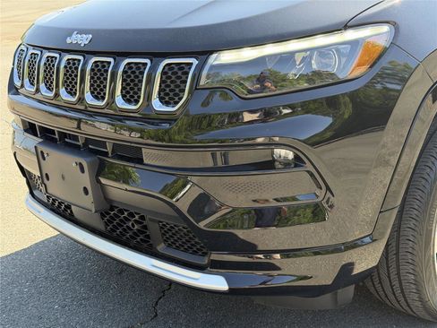 Used 2023 Jeep Compass Limited w/ Elite Group AWD/4WD image 33
