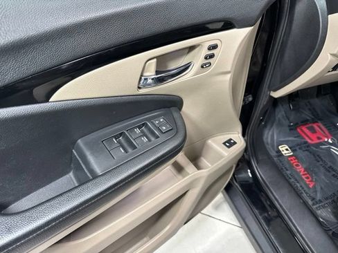 Used 2019 Honda Pilot Touring image 16