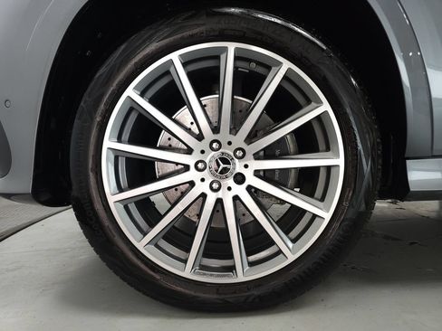 Used 2025 Mercedes-Benz GLS 450 4MATIC image 39