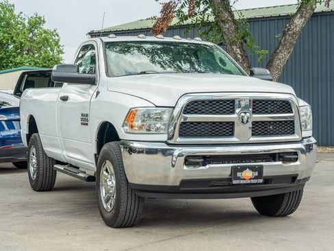 Used 2018 RAM 3500 Tradesman w/ Chrome Appearance Group AWD/4WD image 8