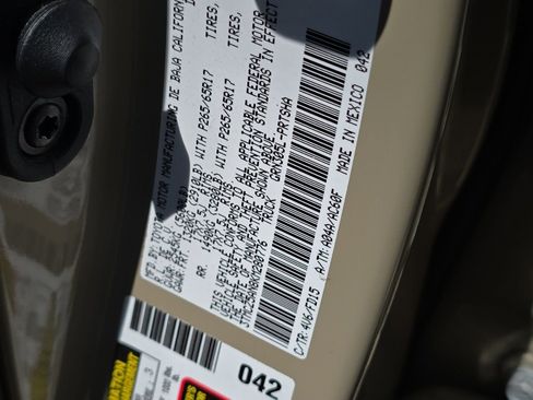 Used 2019 Toyota Tacoma TRD Sport AWD/4WD image 29