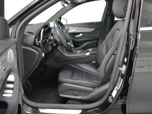 Used 2019 Mercedes-Benz GLC 300 4MATIC image 13