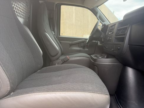 Used 2025 GMC Savana 2500 w/ Driver Convenience Package RWD image 20