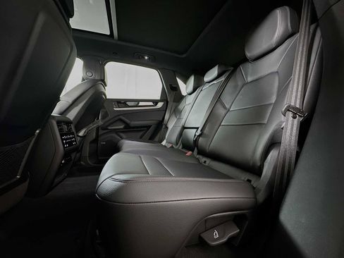 Certified 2025 Porsche Cayenne image 23