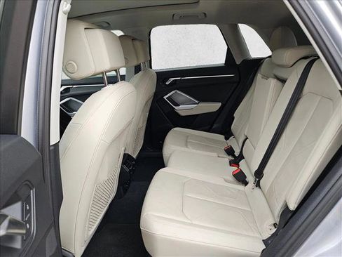 Used 2023 Audi Q3 2.0T Premium image 18