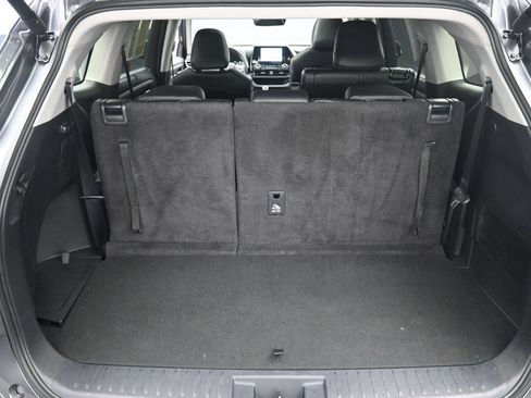 Used 2024 Toyota Highlander XLE FWD image 24