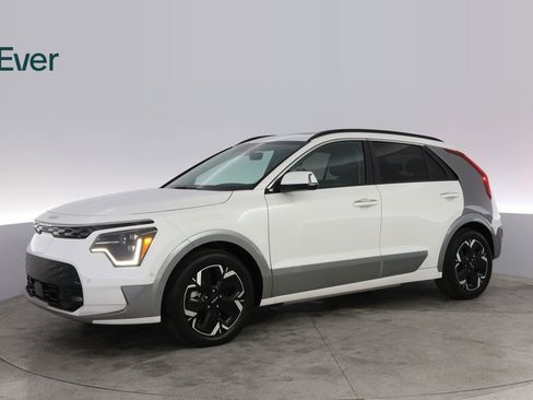 Used 2023 Kia Niro Wave w/ Wave Preserve Package image 18