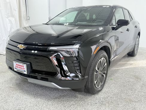 Used 2024 Chevrolet Blazer EV LT image 3