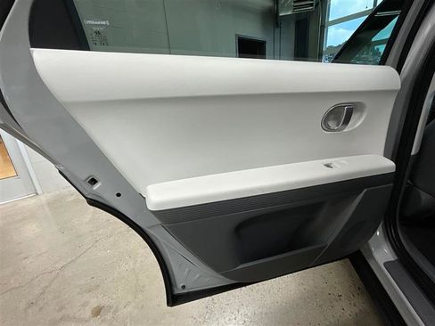 Used 2024 Hyundai Ioniq 5 SEL image 17