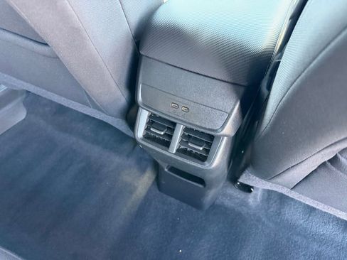 Used 2025 Chevrolet Equinox LT FWD image 17