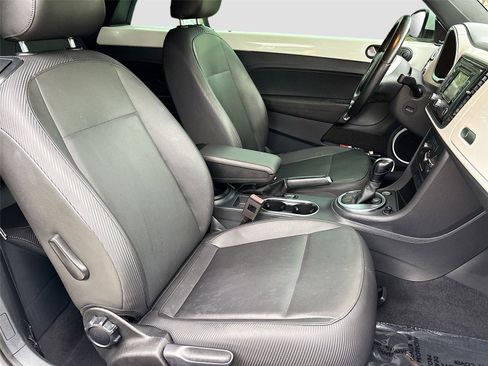 Used 2013 Volkswagen Beetle 2.5 image 26