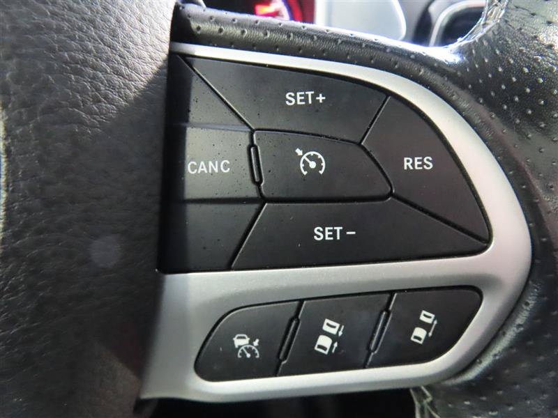 Used 2020 Jeep Grand Cherokee SRT AWD/4WD image 23
