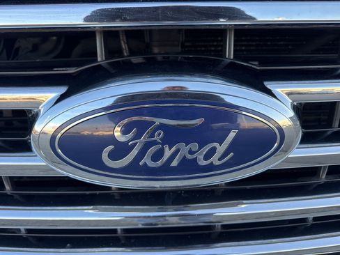 Used 2016 Ford F150 XLT w/ Equipment Group 302A Luxury AWD/4WD image 12