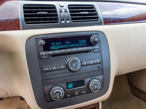 Used 2008 Buick Lucerne CXL w/ Ultra Confidence Package FWD image 23