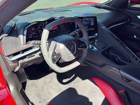 Used 2021 Chevrolet Corvette Stingray Premium Conv w/ Z51 Performance Package RWD image 22