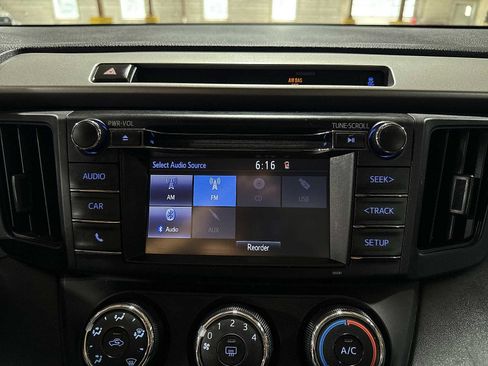 Used 2016 Toyota RAV4 LE AWD/4WD image 20