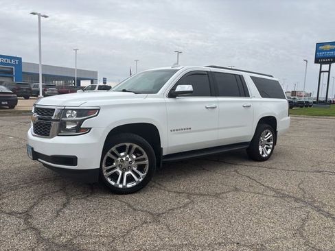 Used 2016 Chevrolet Suburban LS image 3