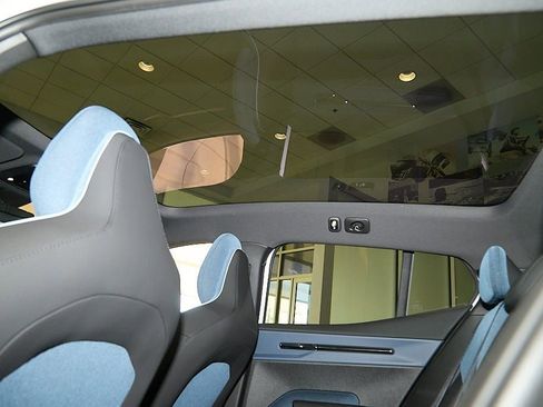 New 2026 Volvo EX30 Plus w/ Climate Package image 15