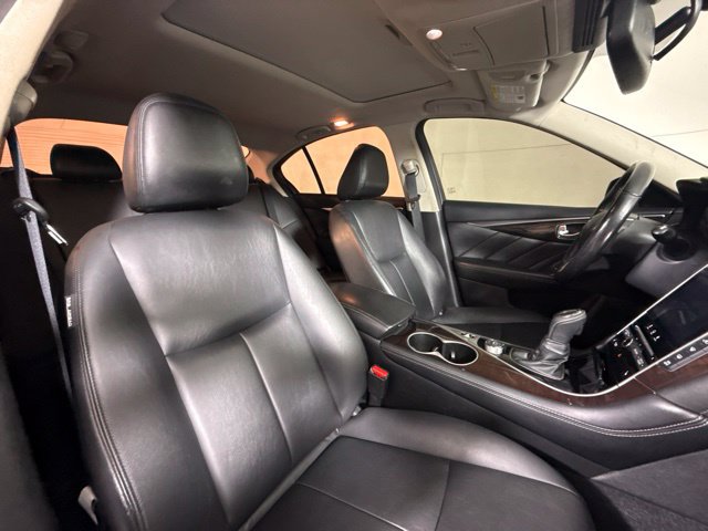 Used 2018 INFINITI Q50 Luxe w/ Essential Package (3.0T Luxe) AWD/4WD image 34