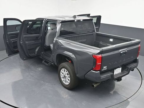 Used 2025 Toyota Tacoma SR5 AWD/4WD image 43