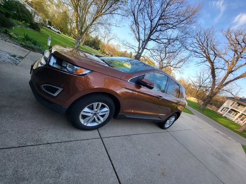 Used 2017 Ford Edge SEL w/ Equipment Group 201A AWD/4WD image 3