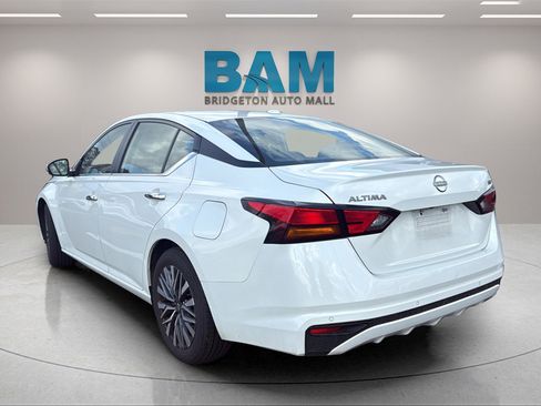 Used 2023 Nissan Altima 2.5 SV image 7