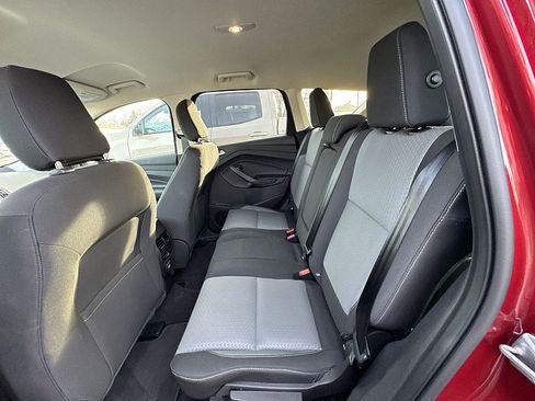 Used 2018 Ford Escape SE image 12