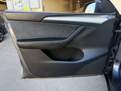 Used 2023 Tesla Model Y Performance AWD/4WD image 21