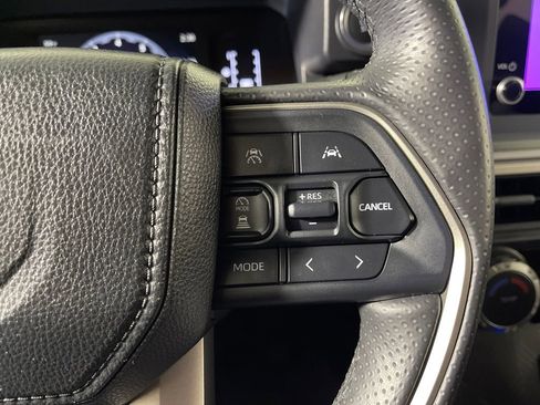 Used 2025 Toyota 4Runner SR5 image 27