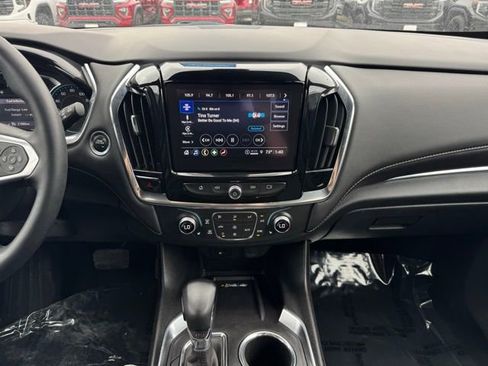 Certified 2023 Chevrolet Traverse LT AWD/4WD image 2