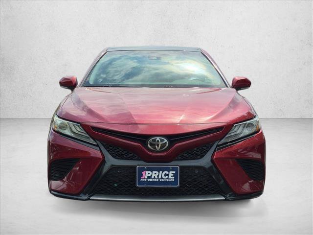Used 2018 Toyota Camry XSE FWD image 2