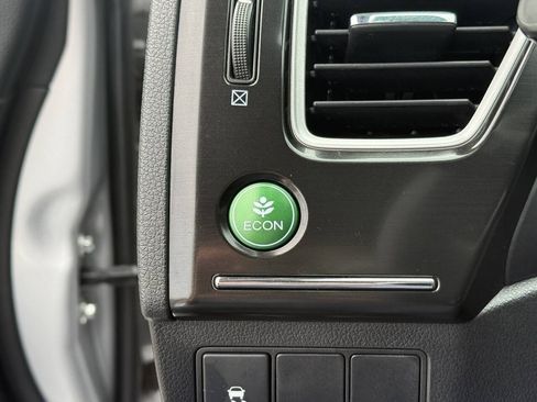 Used 2013 Honda Civic LX image 9