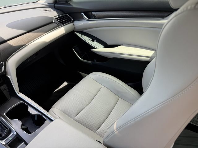 Used 2018 Honda Accord EX-L image 19