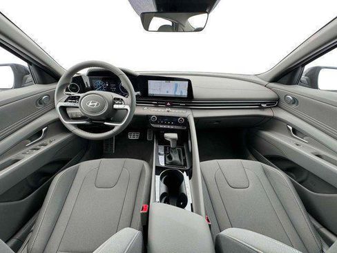 New 2025 Hyundai Elantra SEL image 13