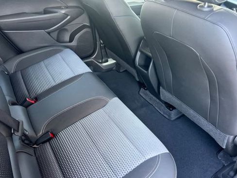 Used 2025 Chevrolet Trax LT w/ LT Convenience Package image 18