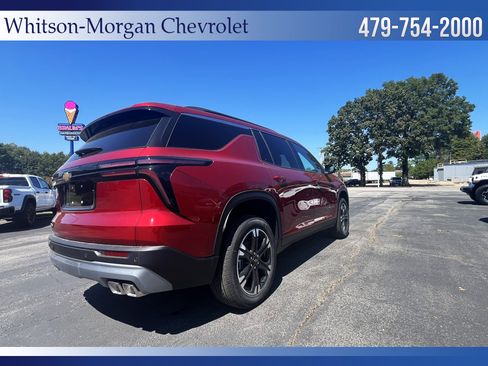 New 2027 Chevrolet Traverse LT w/ Sun and Wheel Package FWD image 5