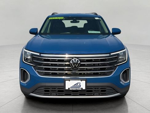Used 2025 Volkswagen Atlas SE AWD/4WD image 2