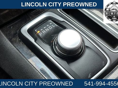 Used 2018 Chrysler 300 Limited image 19