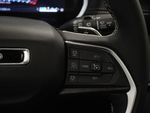 Certified 2025 Jeep Grand Cherokee L Limited w/ Luxury Tech Group II image 41