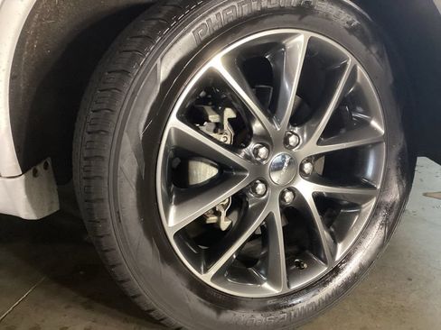 Used 2018 Dodge Durango GT AWD/4WD image 14