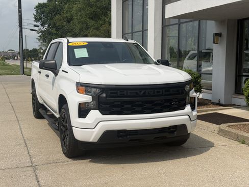 Used 2023 Chevrolet Silverado 1500 Custom w/ LPO, Dark Essentials Package AWD/4WD image 18