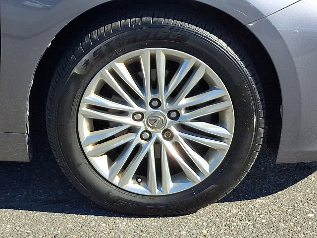 Used 2015 Lexus ES 350 w/ Luxury Package FWD image 29