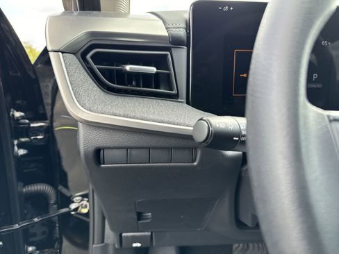 New 2025 Nissan Kicks SV w/ SV Premium Package image 15