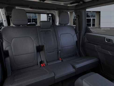 New 2025 Ford Bronco Badlands image 11