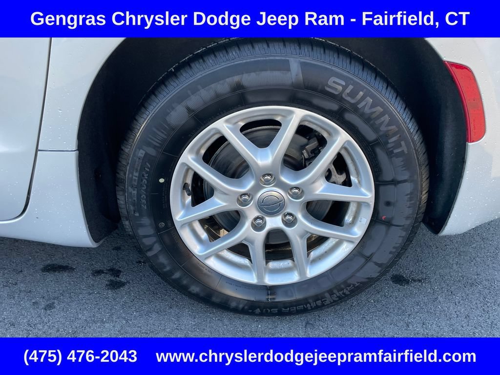 Certified 2023 Chrysler Voyager LX FWD image 11