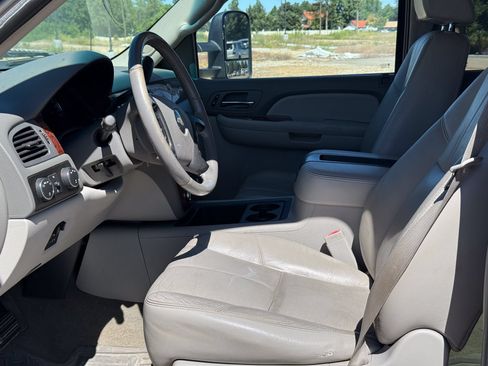 Used 2008 Chevrolet Silverado 2500 LTZ w/ EZ-Lift Tailgate Package AWD/4WD image 9